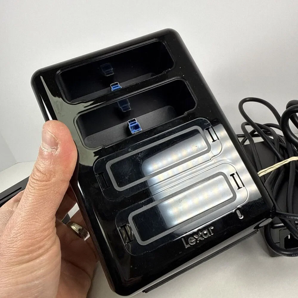 Lexar Professional Workflow HR2 Hub w/ cables